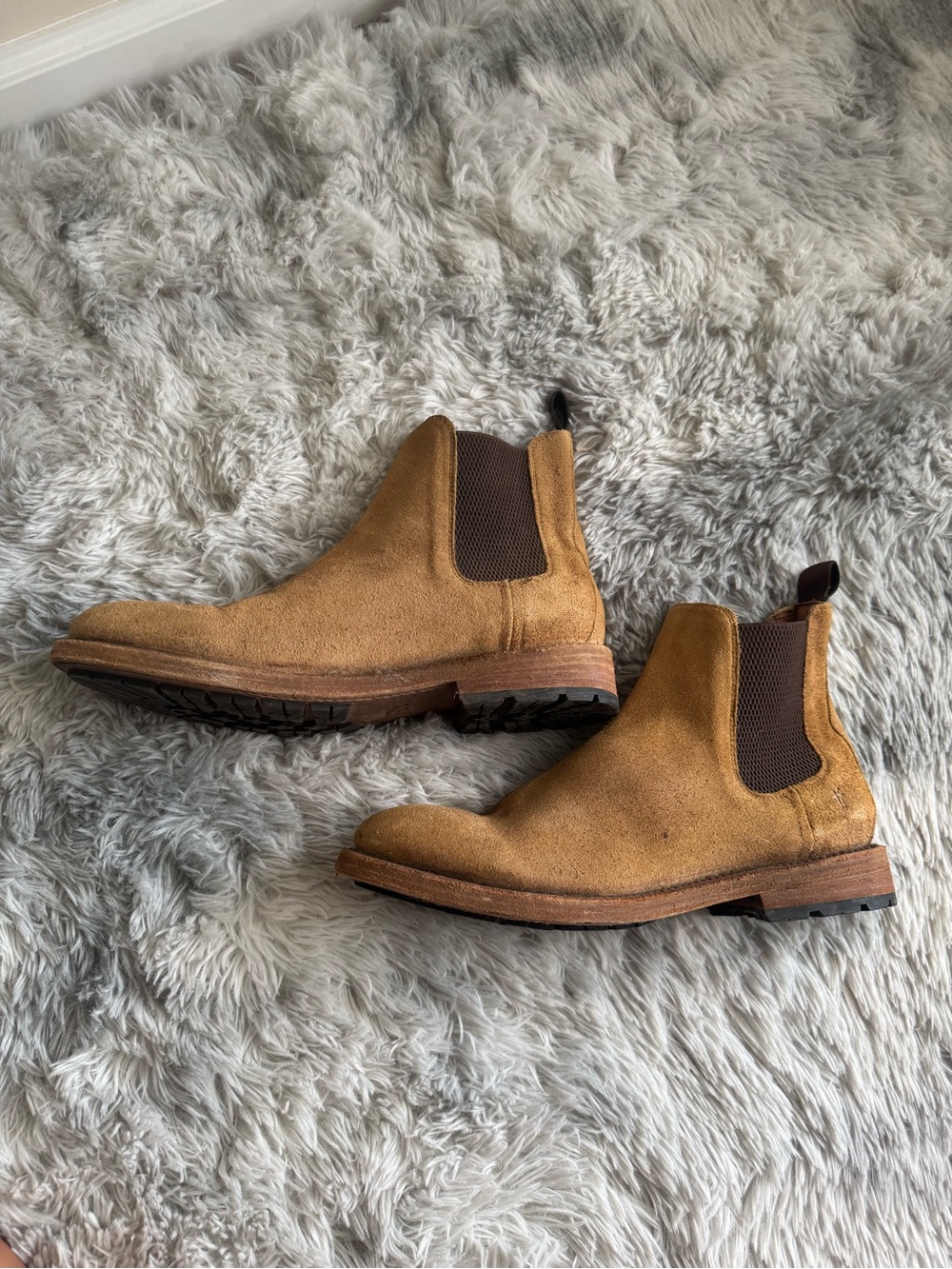 Men's Frye Tan Suede Chelsea Boots - Classic Slip-On Style